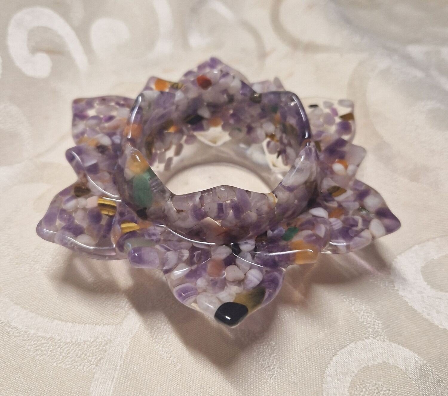 Orgonit Kerzenhalter - Lotusblume mit Amethyst