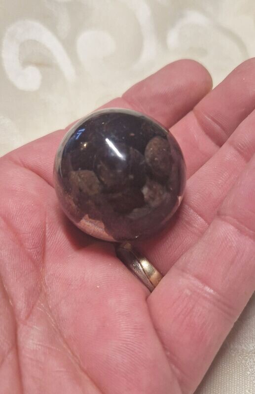​Orgonit Kugel mit Granat ca. 3,5 cm