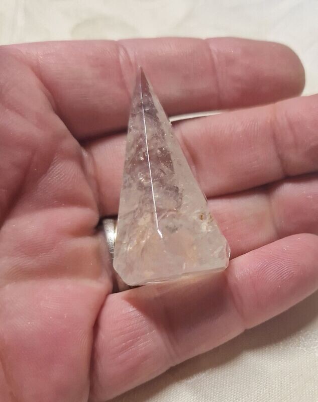 Kegel mit Bergkristall - ca. 5 cm