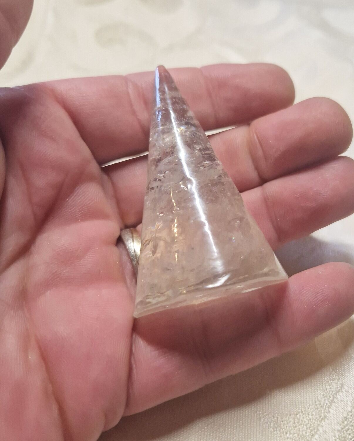 ​​Kegel mit Bergkristall - ca. 6,5 cm