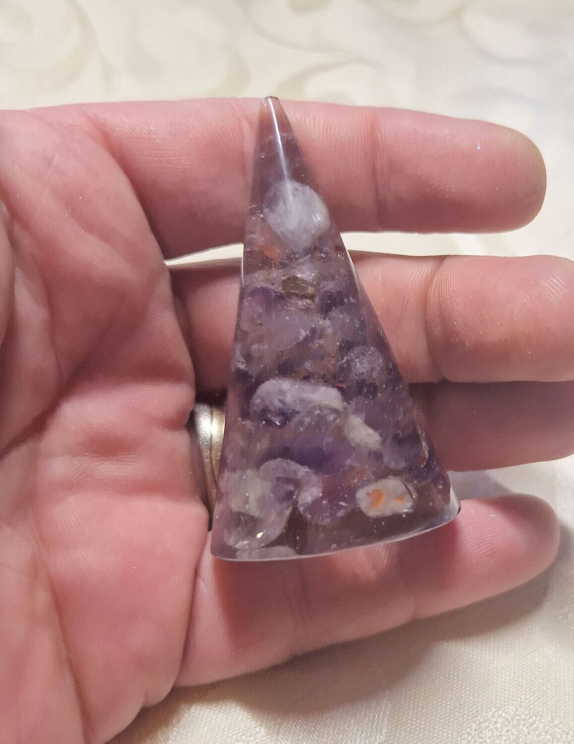 ​Kegel mit Amethyst - ca. 6,5 cm