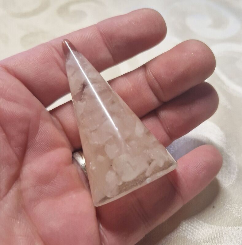 ​Kegel mit Rosenquarz - ca. 6,5 cm