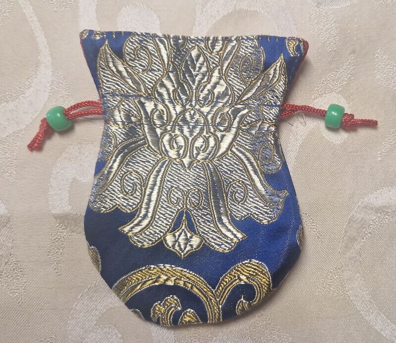 Brokattasche - Pendeltasche - doppelter Dorje - grüne Kugeln