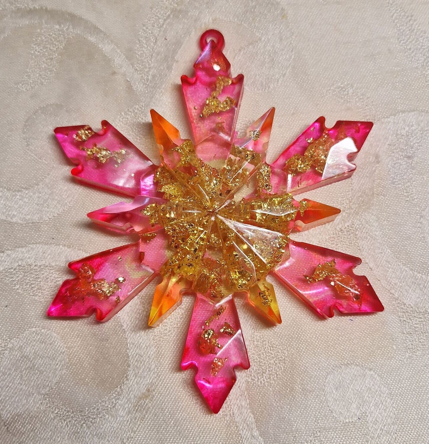 Stern - 10 cm - mit goldfarbenem Schlagmetall