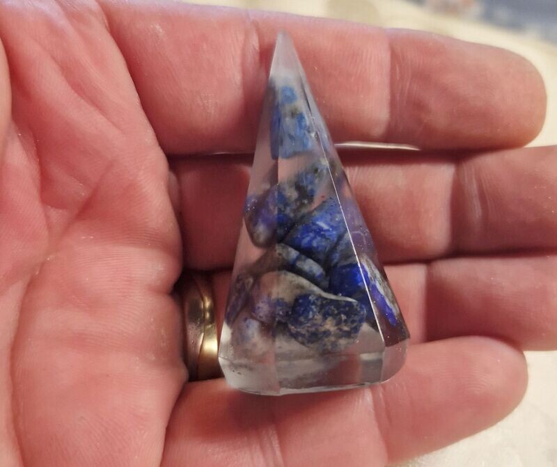 Kegel mit Lapislazuli - ca. 5 cm