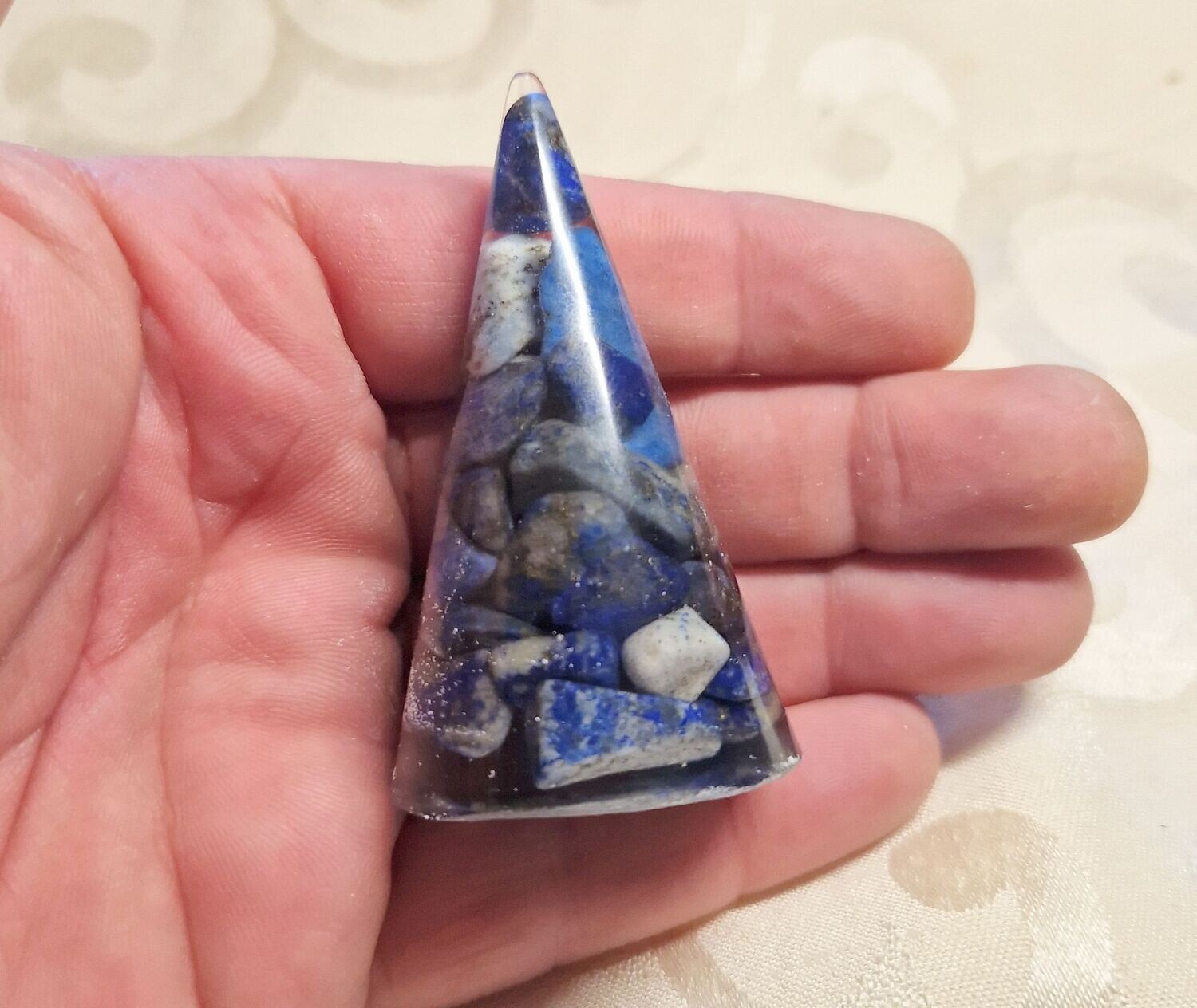 Kegel mit Lapislazuli - ca. 6,5 cm