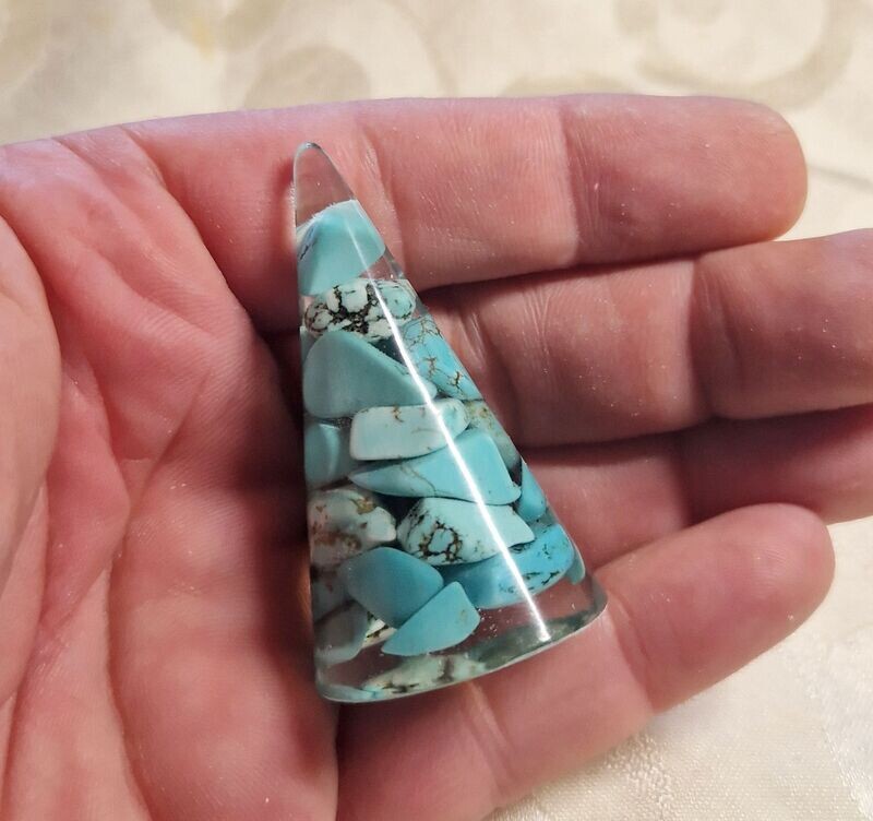 Kegel mit Türkenit - ca. 5,5 cm