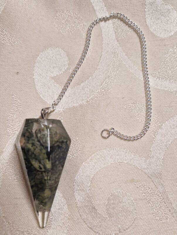 ​Orgonit Pendel - Nephrit Jade