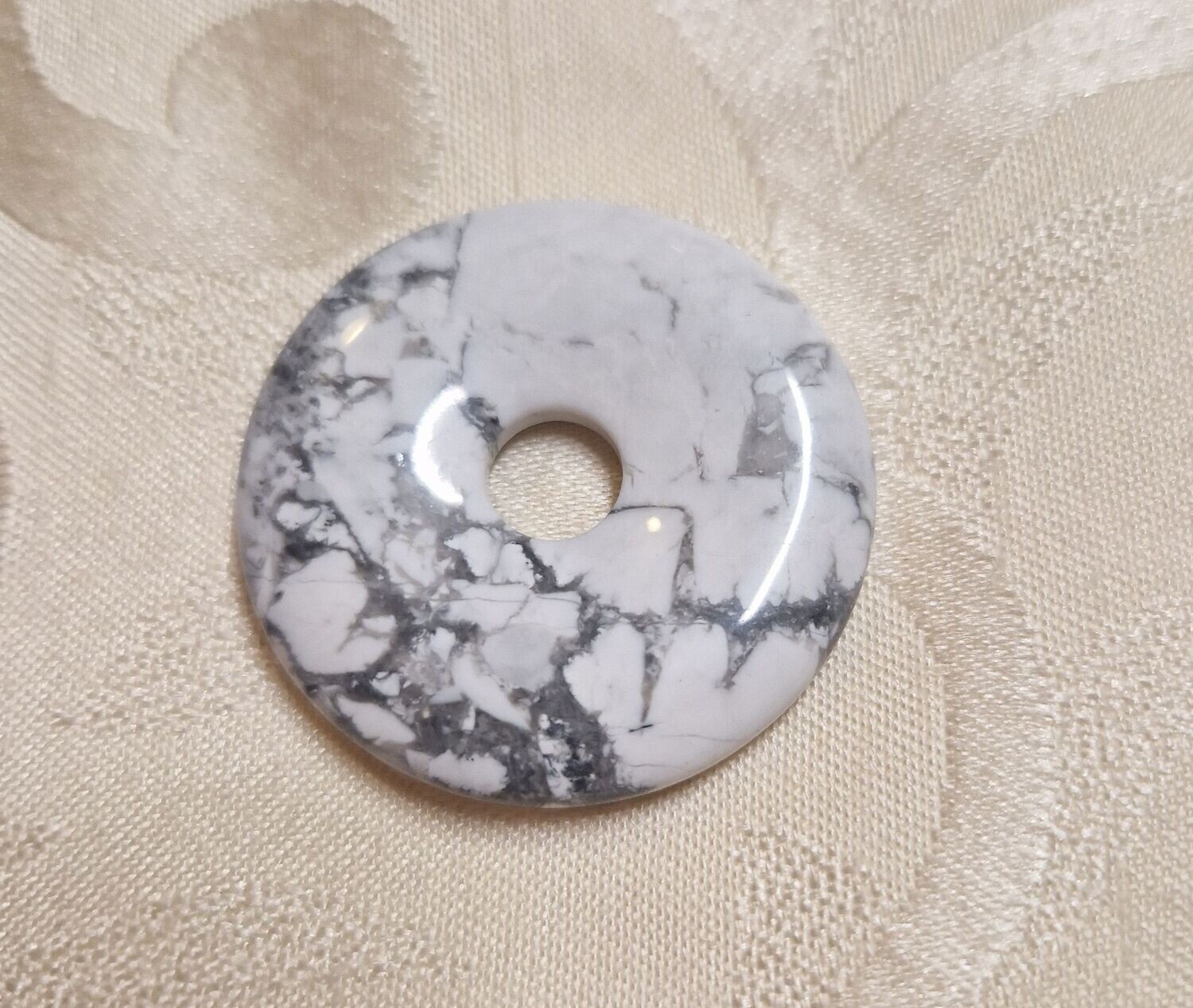 ​​Donut - Howlith - 40 mm