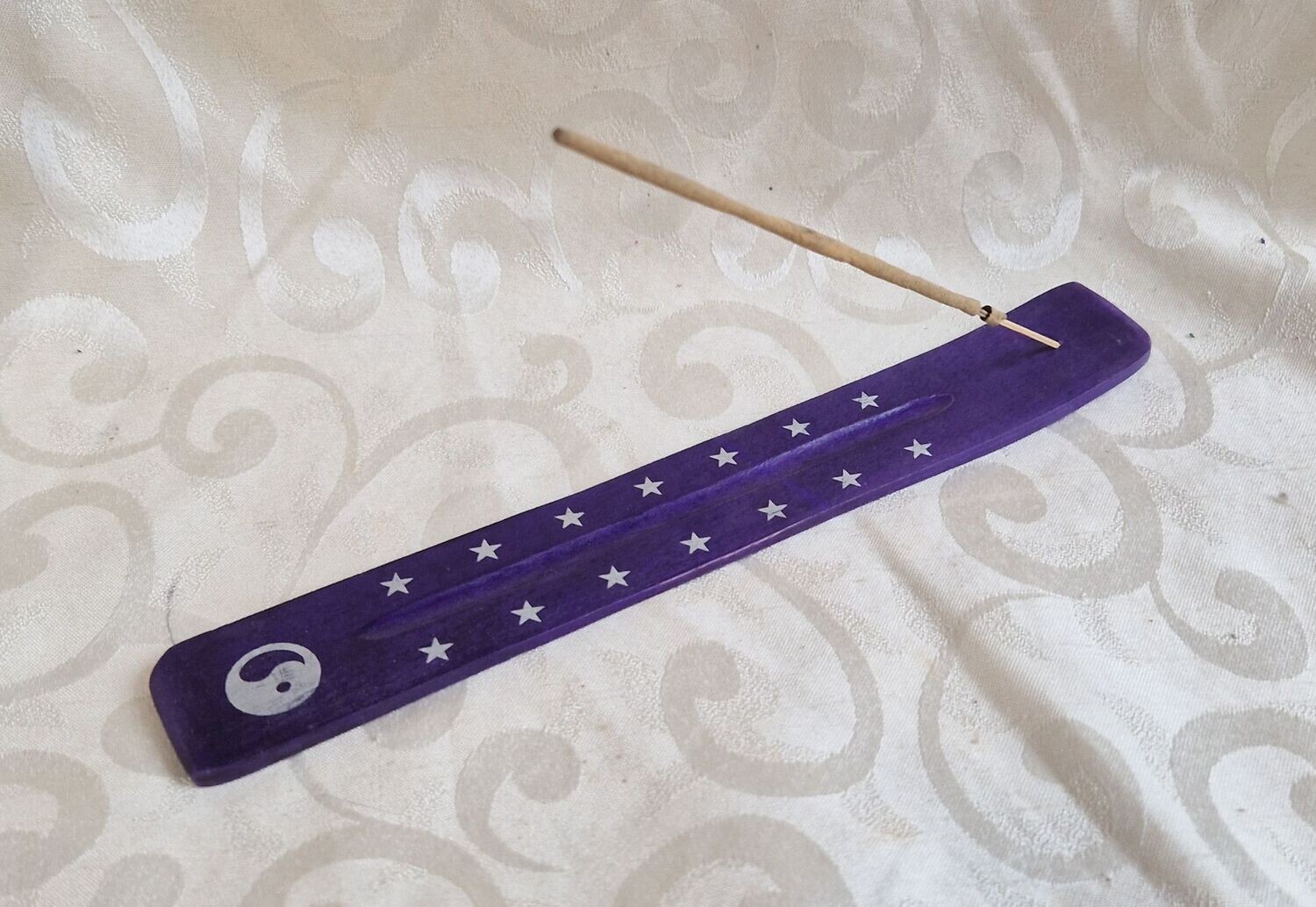 Räucherstäbchenhalter aus farbigem Holz - Yin Yang