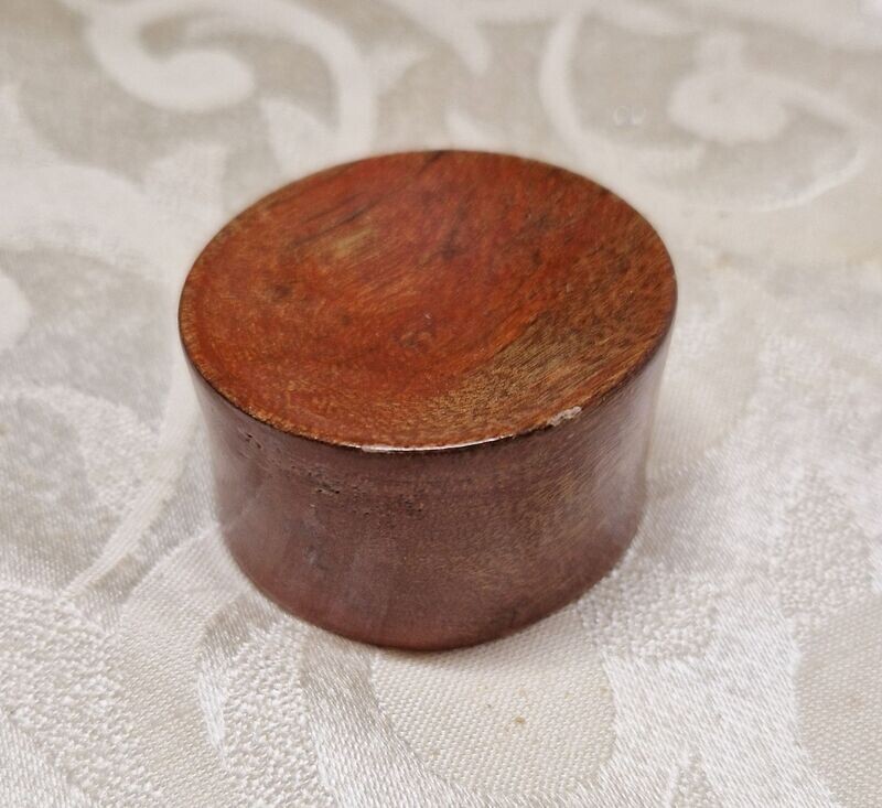 Kugelständer aus Holz
