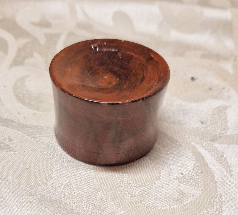 Kugelständer aus Holz
