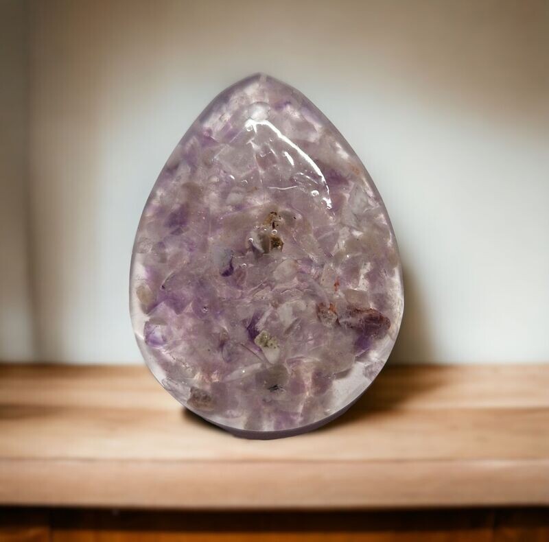​Amethyst-Anhänger in Harz - 4 cm