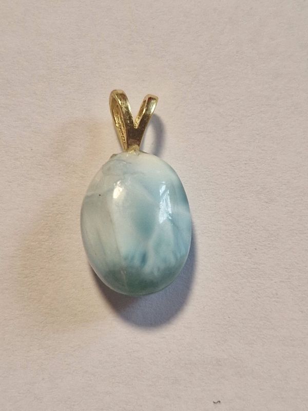 ​Larimar mit vergoldeter Silberöse 925