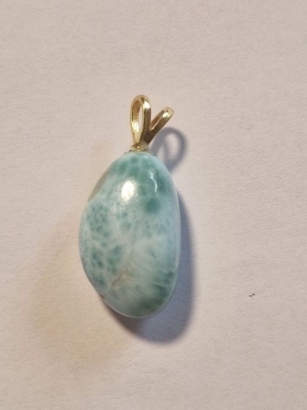 ​​Larimar mit vergoldeter Silberöse 925