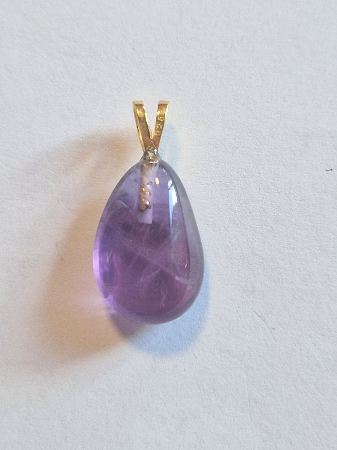 Amethyst mit vergoldeter Silberöse 925