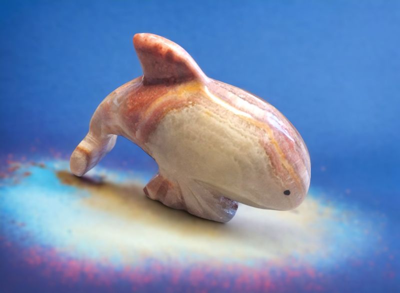 ​​Delphin aus Aragonit