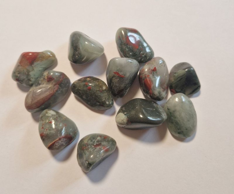 Trommelstein Blutstein Sephtonite 2,5-4,5 cm