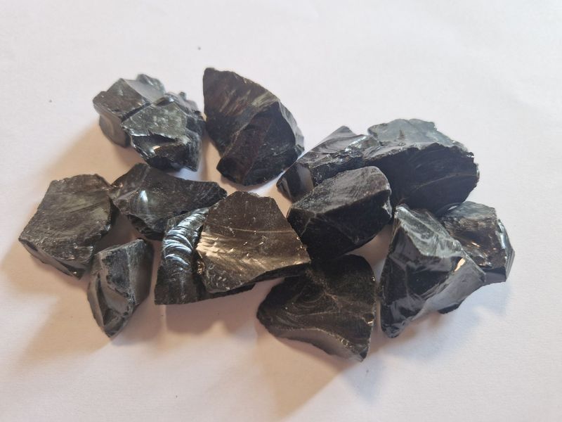 Schwarzer Achat - 2 bis 4 cm - 100 gr Schwarzer Achat - 2 bis 4 cm - 100 gr