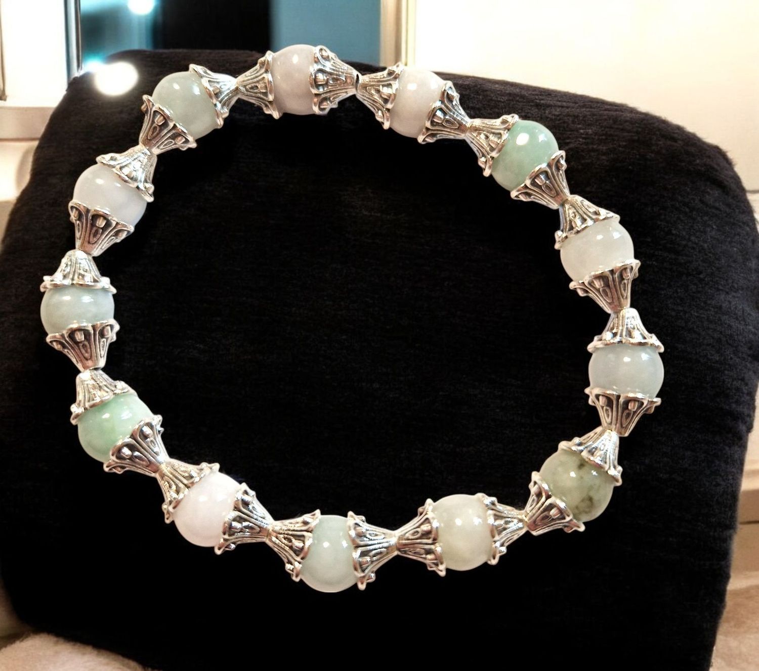 ​Armband - Burma Jade - AB Qualität - mit silberfarbenen Metallelementen - 8 mm