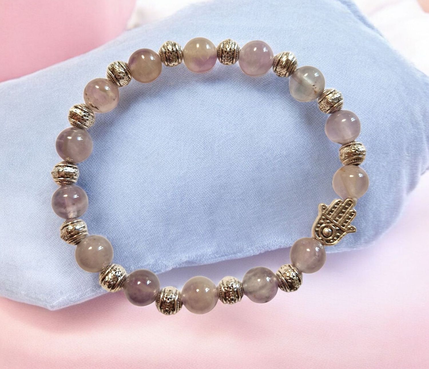 Armband - Amethyst Lavendel - A Qualität - mit silberfarbenen Metallelementen und die Hand der Fatima - 8 mm Armband - Amethyst Lavendel - A Qualität - mit silberfarbenen Metallelementen und die Hand der Fatima - 8 mm