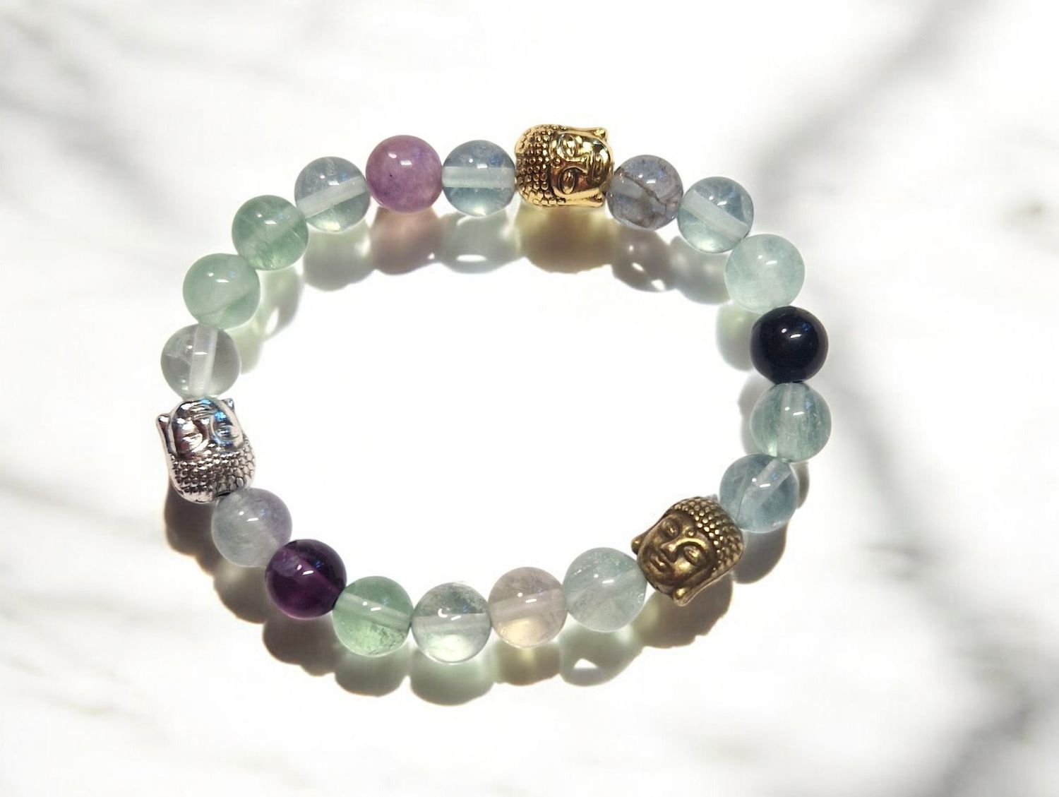 ​Armband - Fluorit Multicolor - A Qualität - mit  Metallelementen - 3 x Buddha's - 8 mm