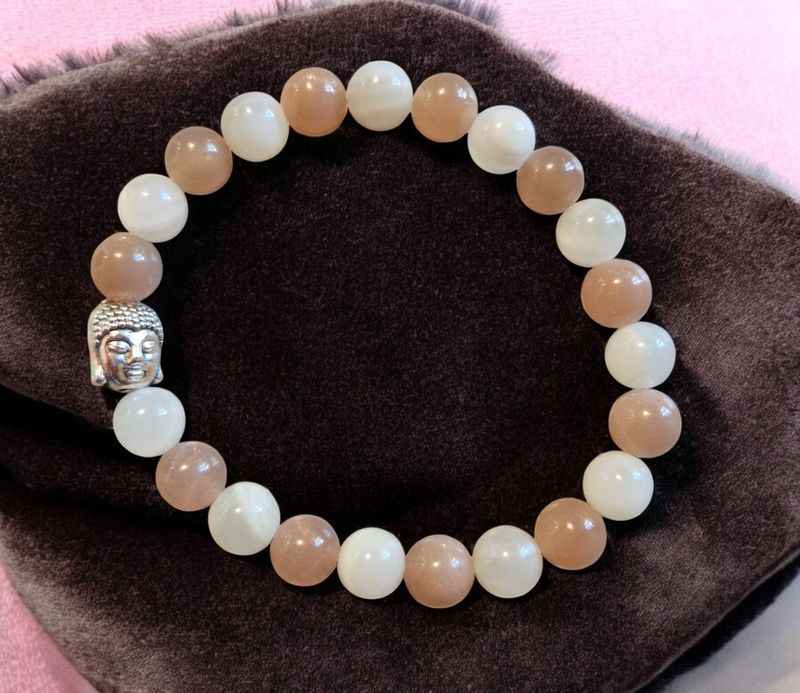 ​Armband - Mondstein Multicolor - AA Qualität - mit silberfarbenem Buddha - 8 mm