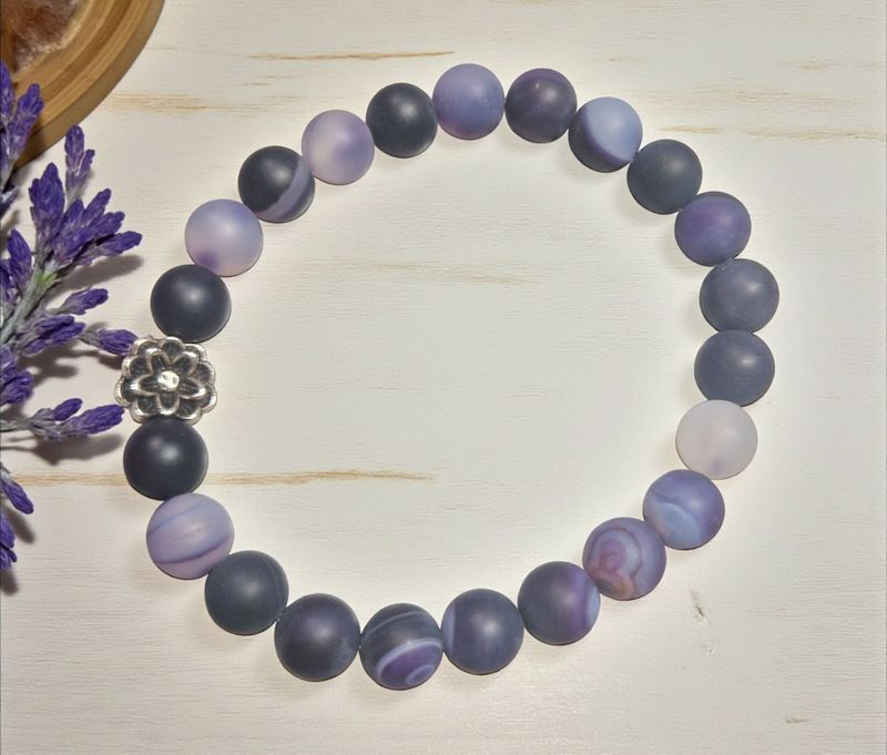 Armband - Streifenachat matt - mit Lotusblume - 8 mm