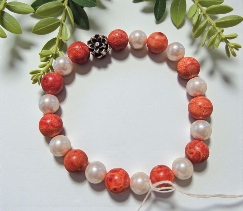 ​Armband - Schaumkorallen & Muschelkernperlen - Lotusblüte - 8 mm