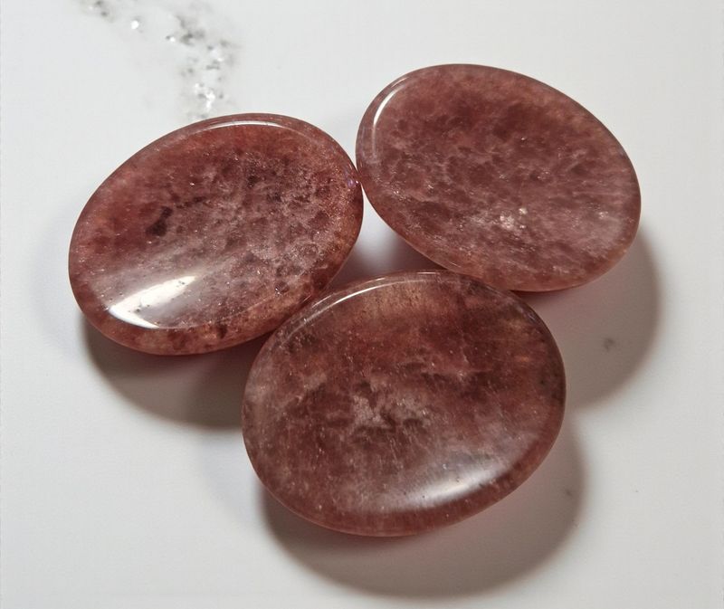 Erdbeerquarz - A-Qualität - Handschmeichler - Meditationsstein