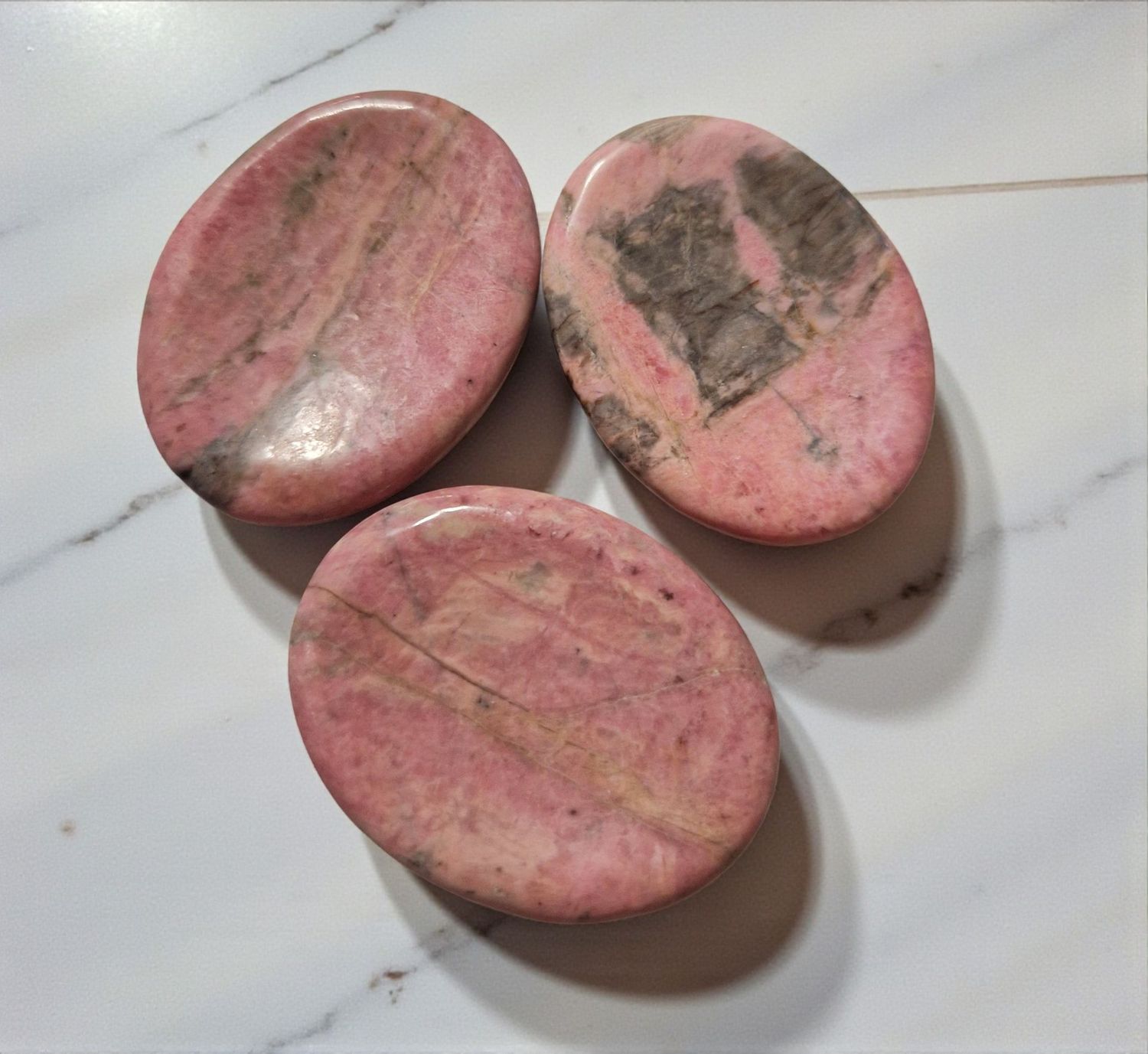 Rhodonit - A-Qualität - Handschmeichler - Meditationsstein Rhodonit - A-Qualität - Handschmeichler - Meditationsstein