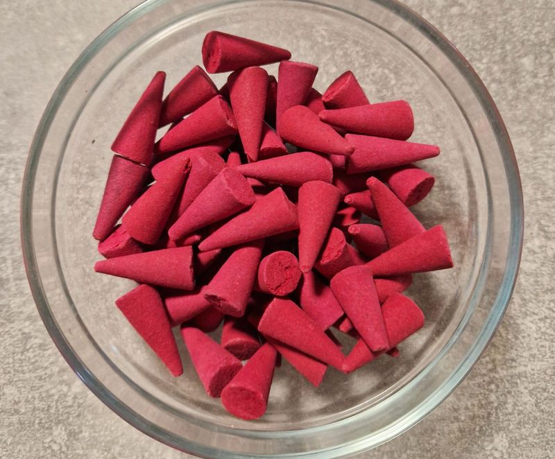 ​Erzengel Michael - Räucherkegel - Dragons Blood - 50 Stück