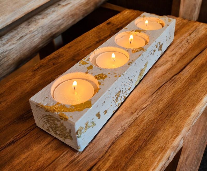 ​Teelichthalter für 4 Teelichter in weiß