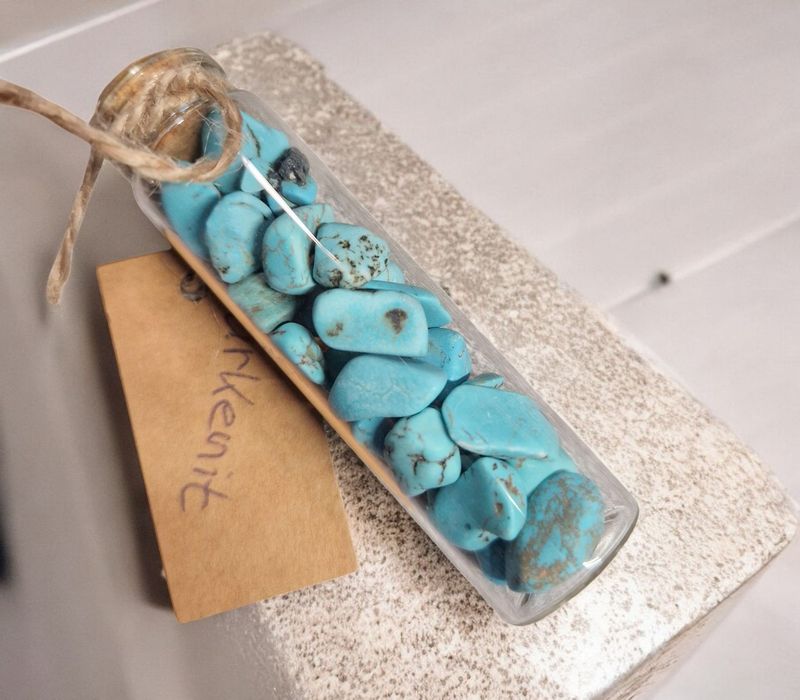 ​​Gutes für Körper und Geist - Türkenit (Magnesit gefärbt)