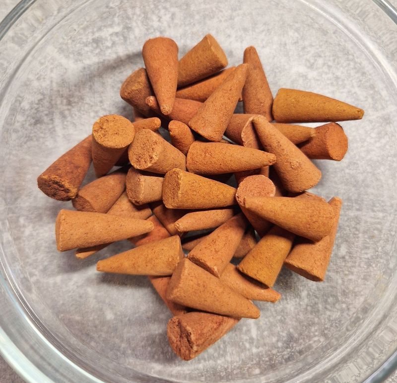 Erzengel Michael - Räucherkegel - Orange Zimt - 50 Stück