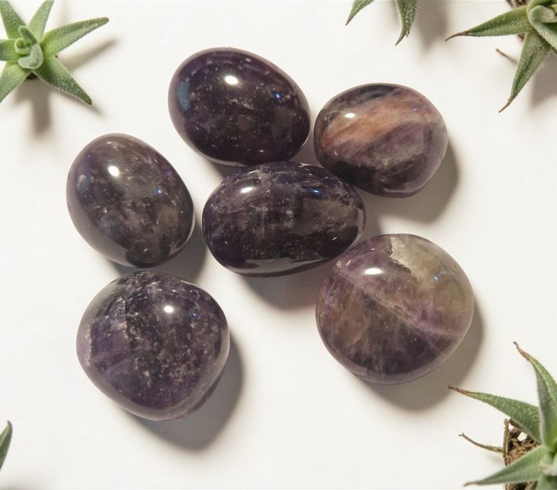 ​​​Trommelstein - Amethyst - 3 bis 4 cm - AA Qualität