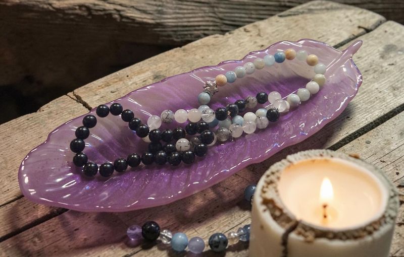 ​Schale - Feder in lila