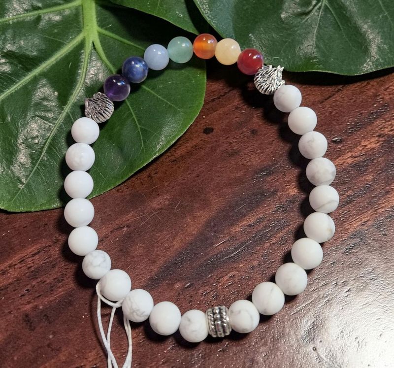 Chakra Armband - Howlith matt - AB Qualität - Baum des Lebens - 6 mm