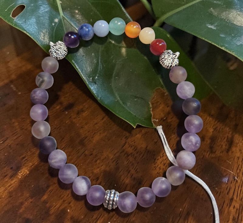 Chakra Armband - Amethystquarz matt - AB Qualität - Baum des Lebens - 6 mm