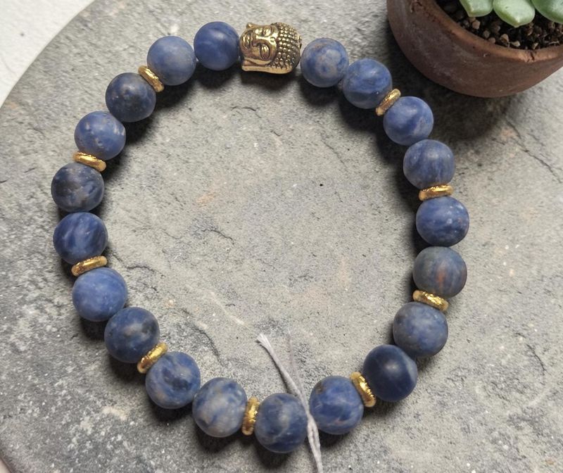 ​Armband - Sodalith matt - AB Qualität - Buddha gold - 8 mm