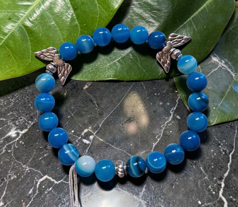 Engelsarmband - Streifenachat blau - AB Qualität - mit silberfarbenen Engelsflügel - 8 mm