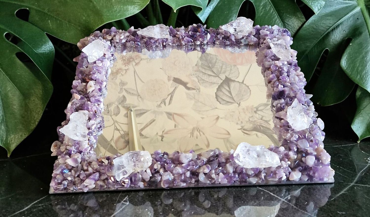 Edelsteinspiegel mit Amethyst - Bergkristall Rohsteine - 30 x 30 cm Edelsteinspiegel mit Amethyst - Bergkristall Rohsteine - 30 x 30 cm