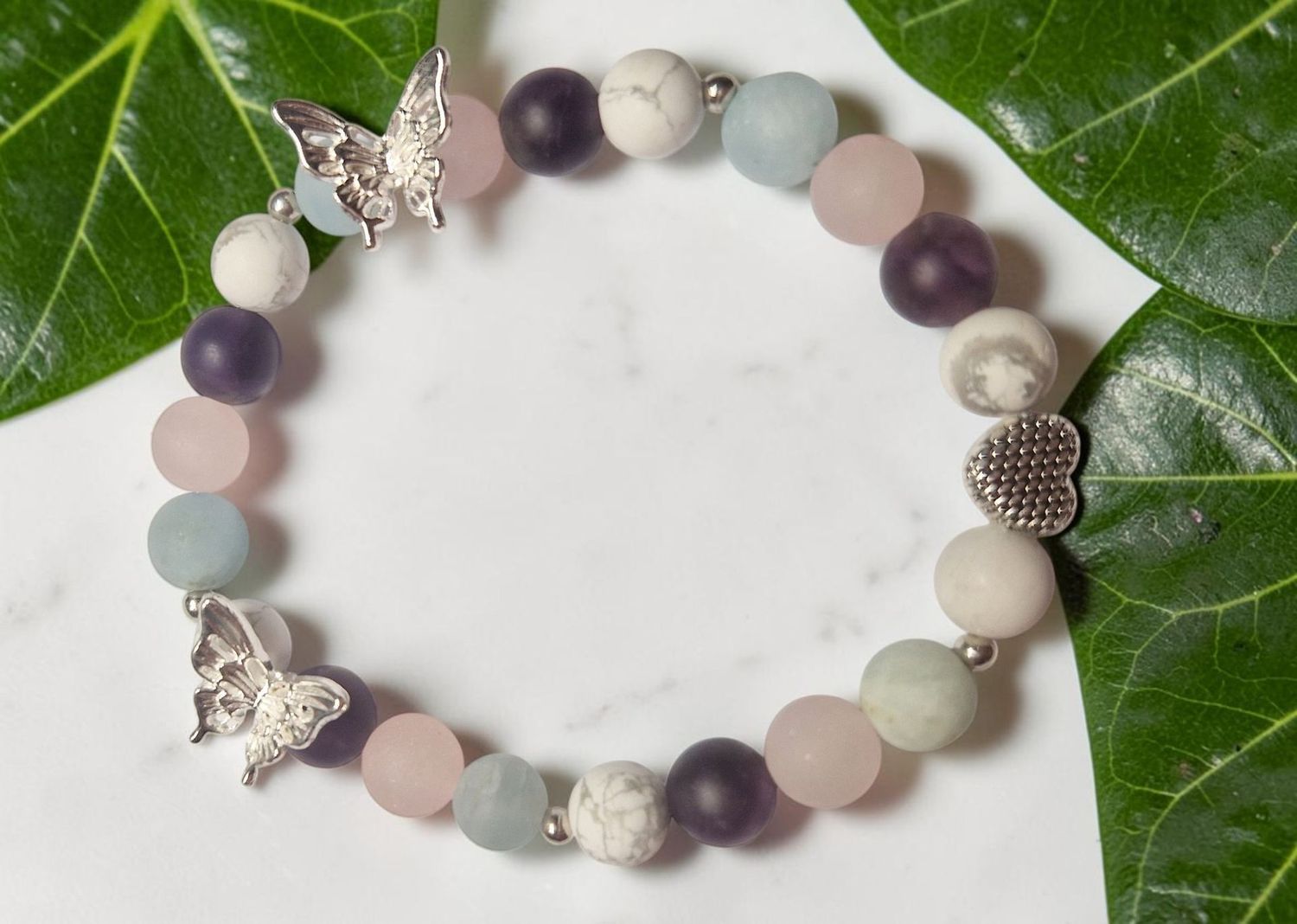 Armband - Howlith matt & Rosenquarz, Aquamarin, Amethyst matt - AB Qualität - 8 mm - 7 Räucherkegel Armband - Howlith matt & Rosenquarz, Aquamarin, Amethyst matt - AB Qualität - 8 mm - 7 Räucherkegel