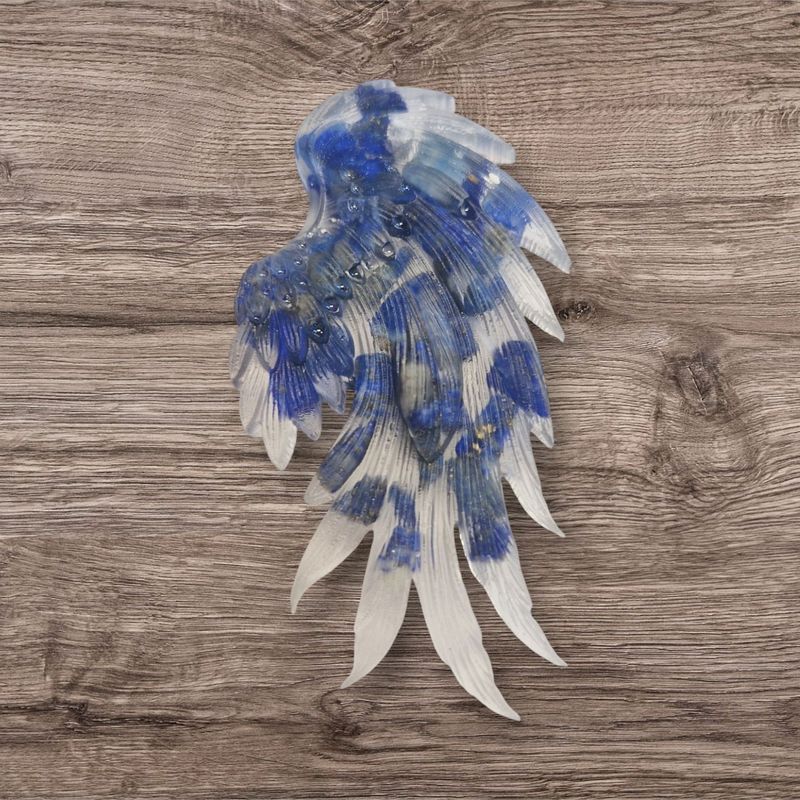 Schutzamulett Engelsflügel - Lapislazuli - mit 1 m schwarzes Lederband Schutzamulett Engelsflügel - Lapislazuli - mit 1 m schwarzes Lederband