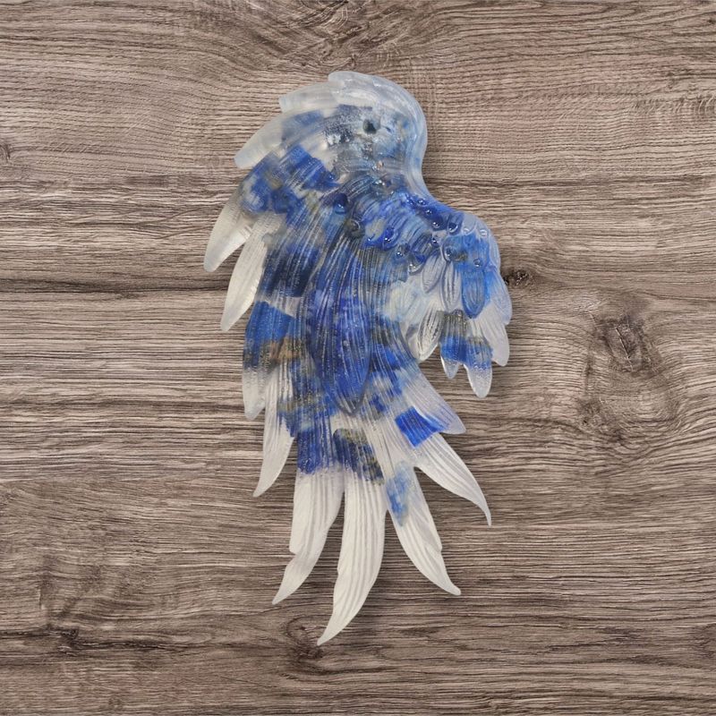 Schutzamulett Engelsflügel - Lapislazuli - mit 1 m schwarzes Lederband Schutzamulett Engelsflügel - Lapislazuli - mit 1 m schwarzes Lederband