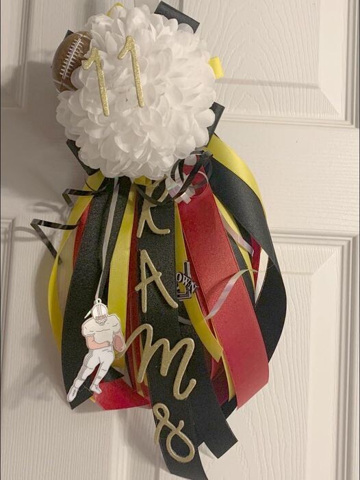 Homecoming Garter Mum $25.00