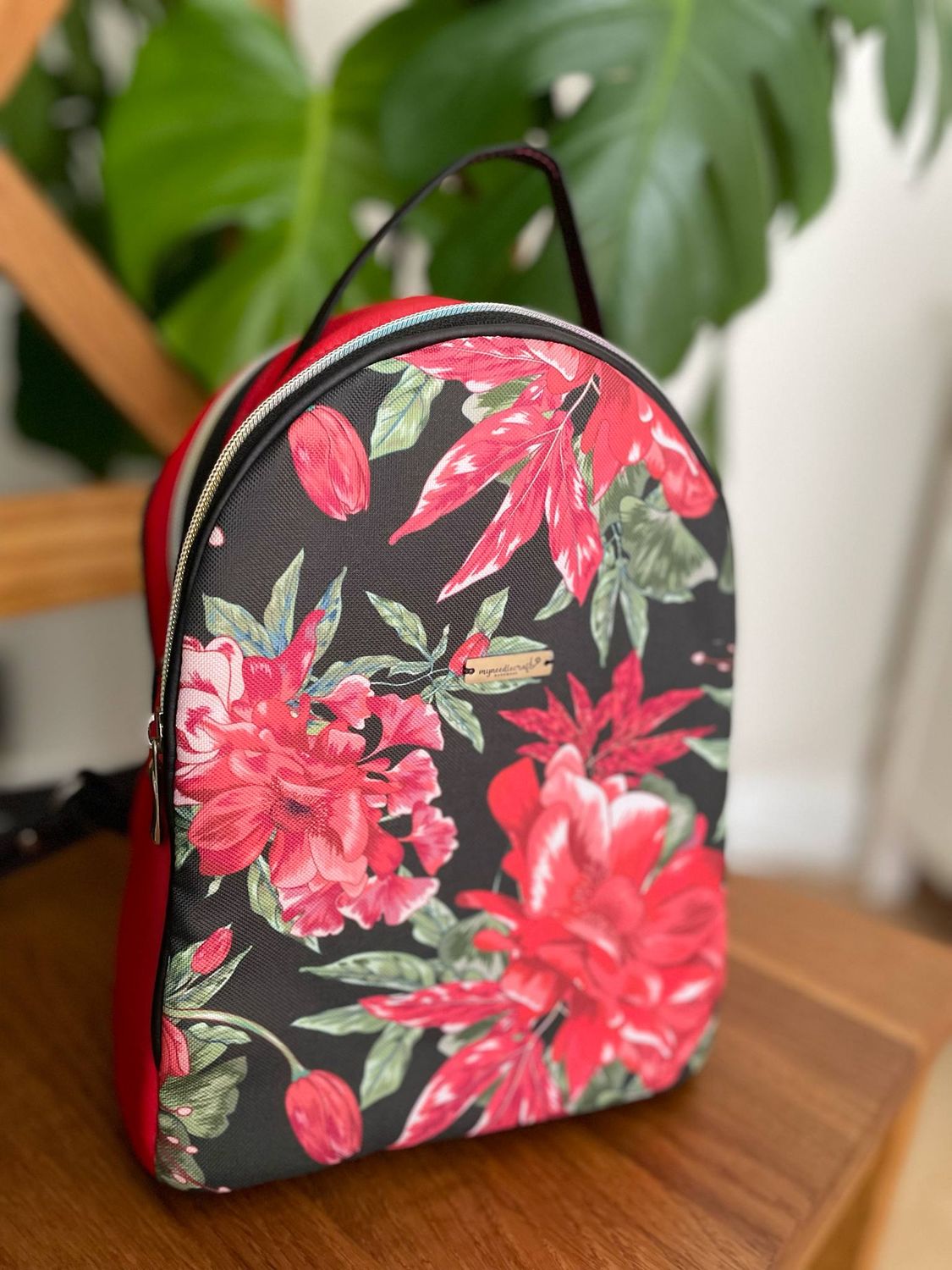 Red Floral Mini Backpack – Multi-Compartment Casual Daypack
