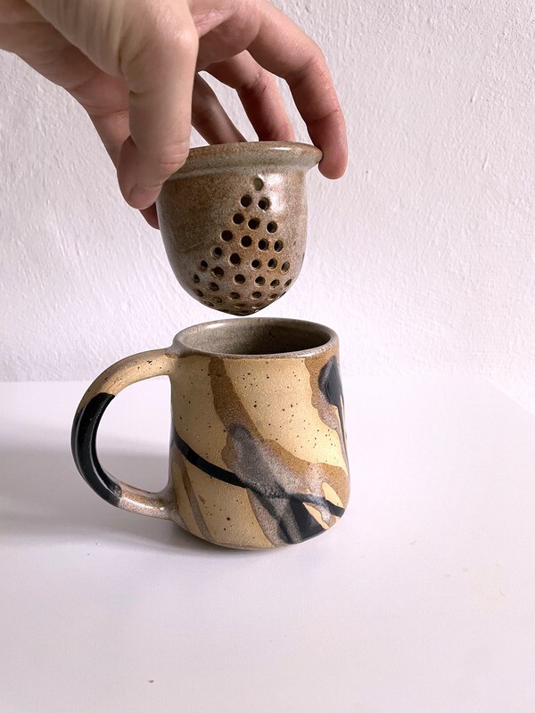 Big mug with strainer