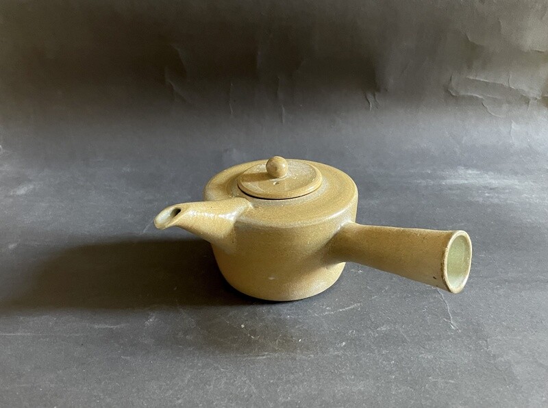 Japanese-style (yokode-kyusu) teapot