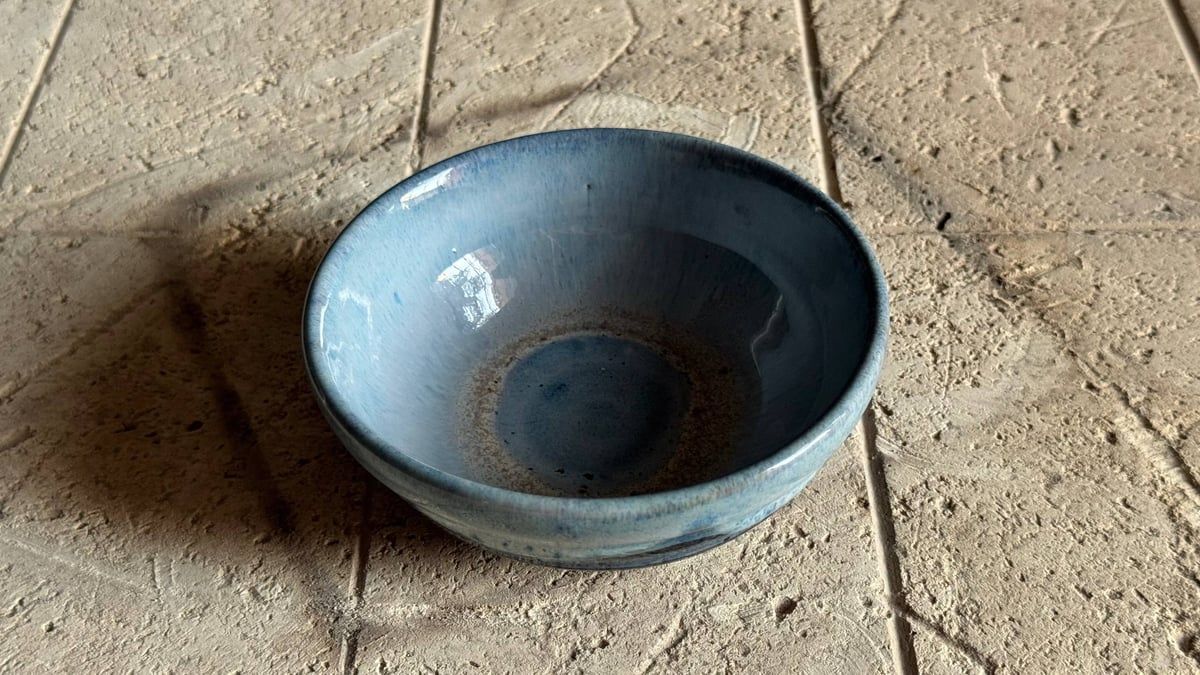 Small ribbed blue bowl